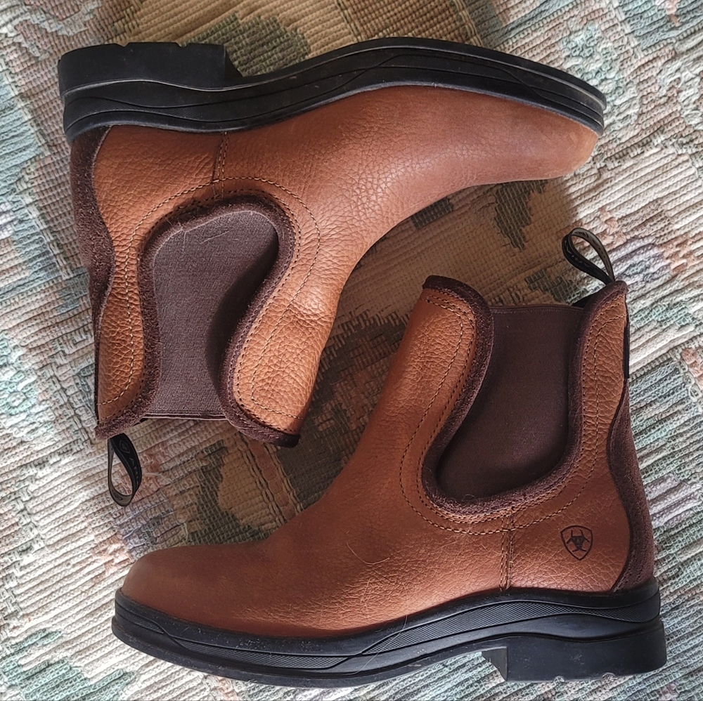 Leather Ariat Keswick Chelsea Boots